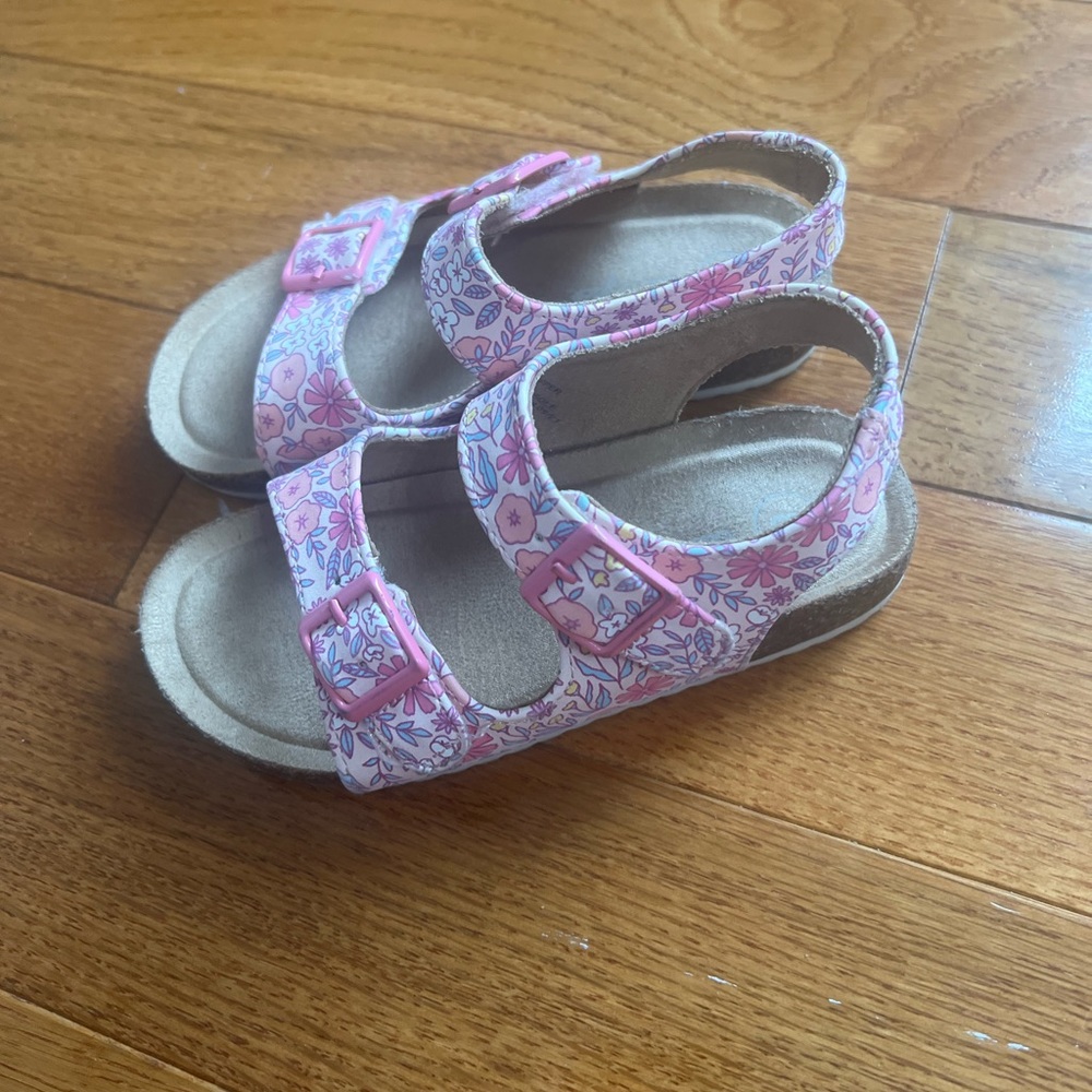 Cat and Jack sandals size 8 barely used